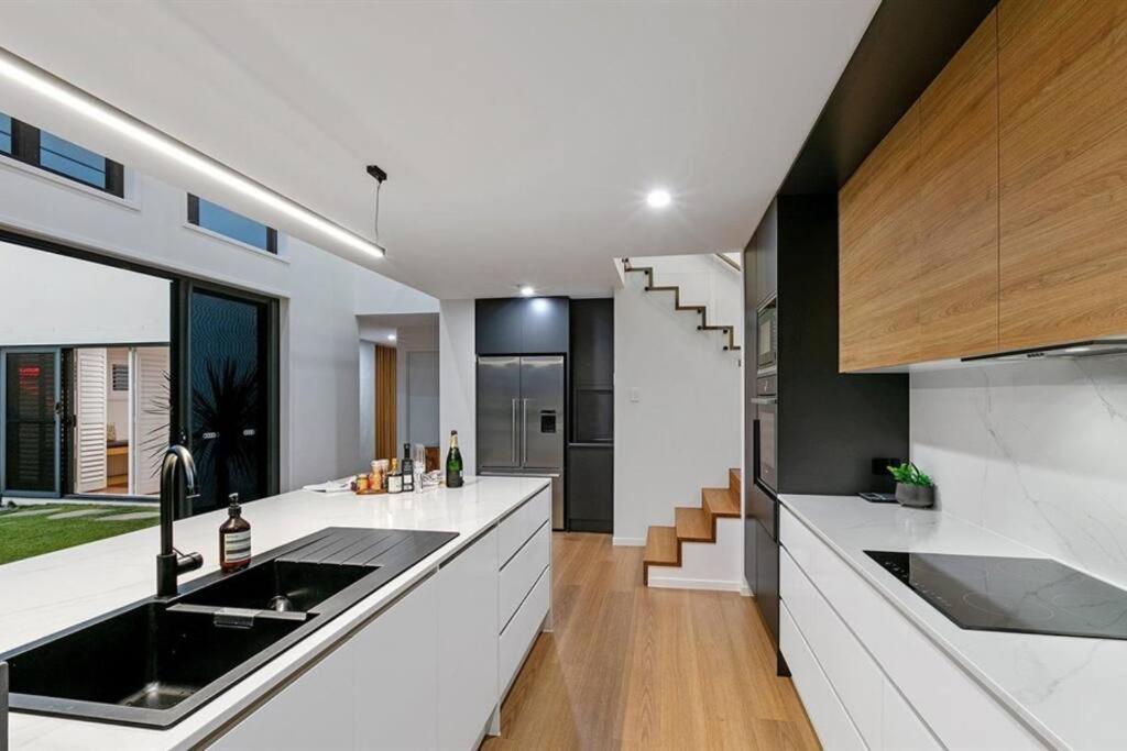 Beachside Buddina Luxury Family House 5 Bedrooms Экстерьер фото